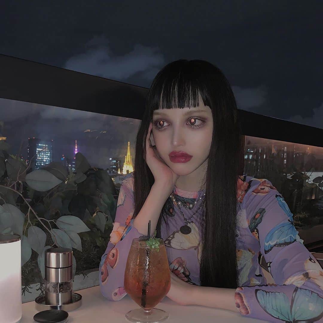 chiiiiiのインスタグラム：「☁️𝔐𝔶𝔰𝔱𝔢𝔯𝔦𝔬𝔲𝔰 𝔫𝔦𝔤𝔥𝔱 𝔰𝔨𝔶🌙」