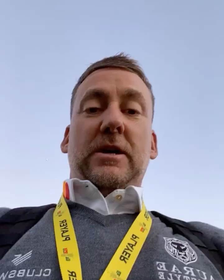 のインスタグラム：「Met my No#1 fan this week at the @usopengolf...🤣mixed emotions but we will take away the positives 👍🏻😎」