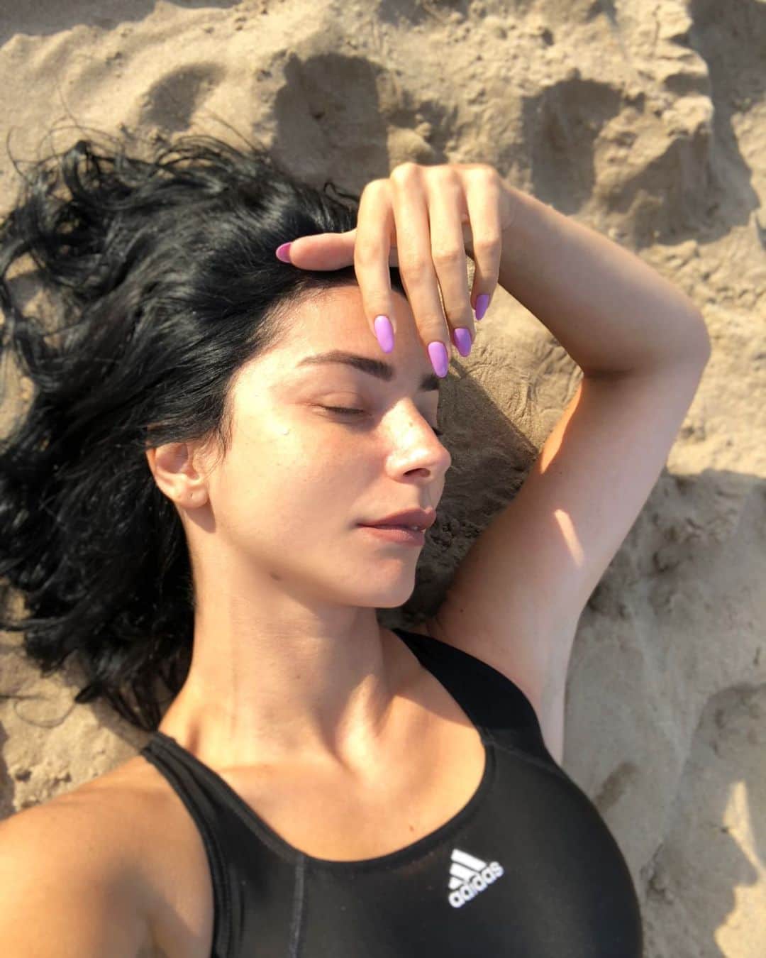 Merve Boluğurのインスタグラム：「☀️」