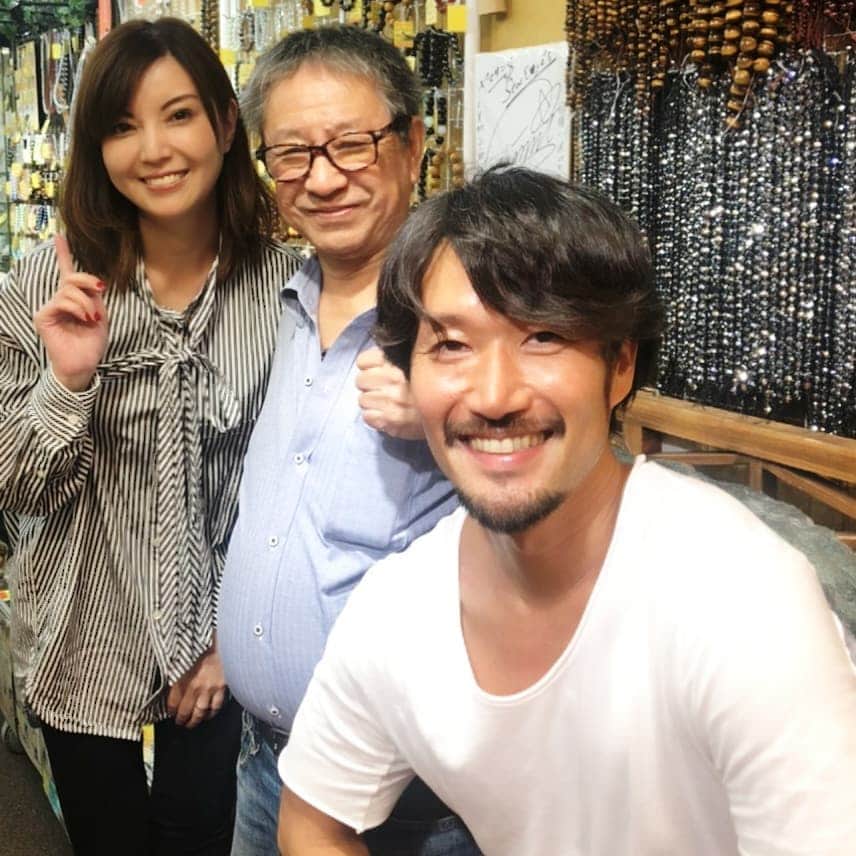 角川慶子さんのインスタグラム写真 - (角川慶子Instagram)「友達の超有名パワーストーン屋さん上野ヤマサンのとこに顔出して一緒にお茶してきたよ。 ゲッターズ飯田さんはヤマサンでブレスレットを作ってすぐに15億の仕事が決まりました。そんな店です。 予約の電話は毎月20日のみです。  #ヤマサン#上野ヤマサン#ゲッターズ飯田#芸人キック」9月20日 21時10分 - keikokadokawa