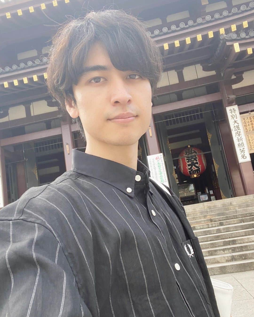 のインスタグラム：「先日行ってきました☺︎  #初出し #井阪郁巳 #ご縁  #インスタオシャレ化計画  #swag #写真 #神社 #寺  #川崎大師 #御朱印」