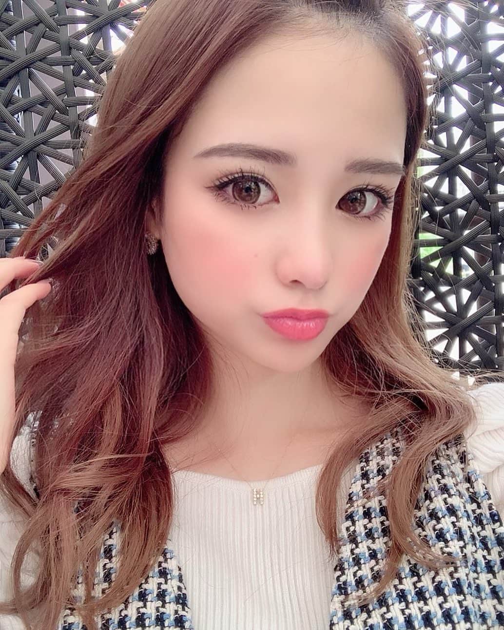 のインスタグラム：「. . ナチュラルメイクしてみた 😚💞 あんまり分からんか😚笑 #makeup #makes」