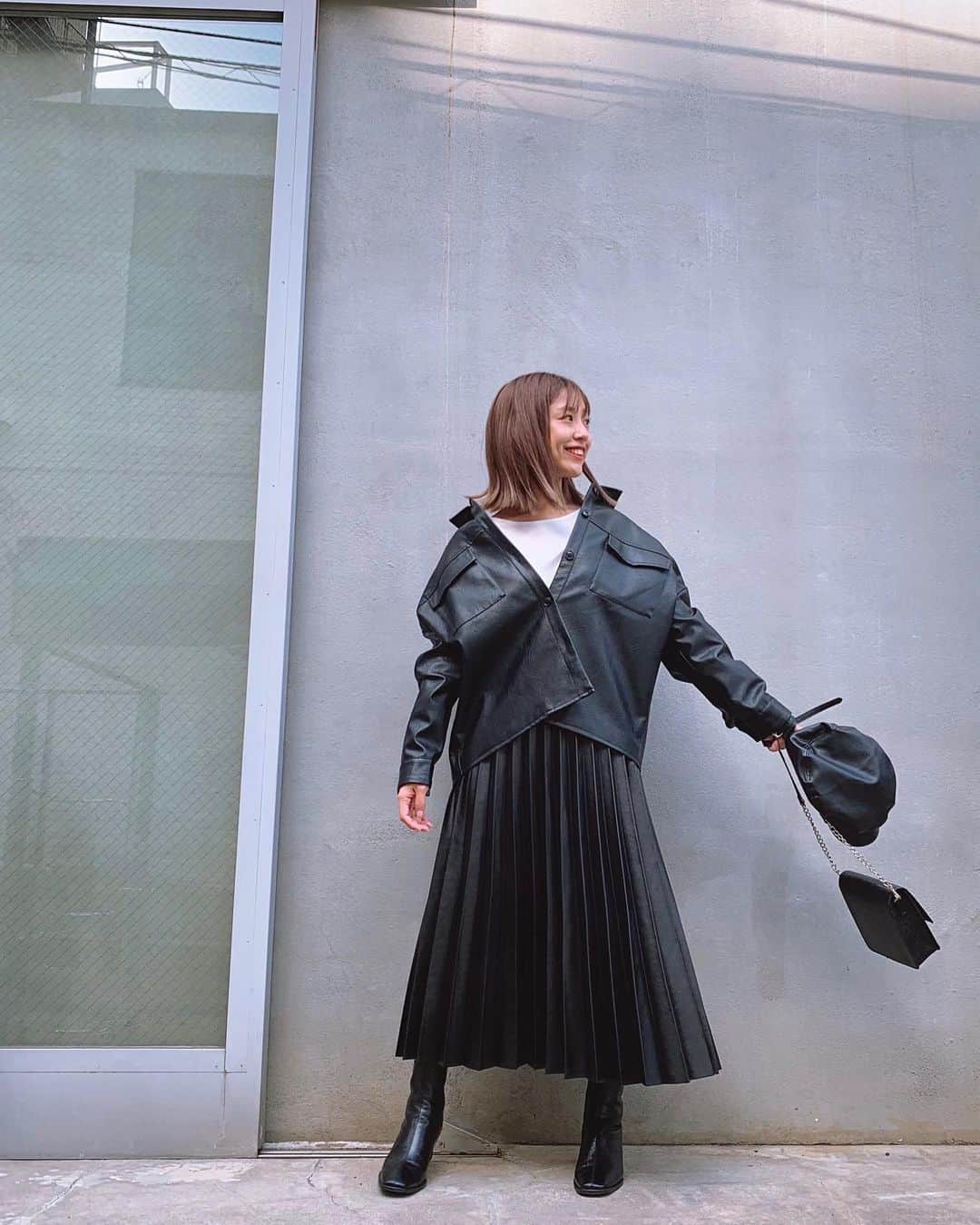 本橋優華のインスタグラム：「流行もの☺︎  #allblack#sustainable#ootd#tokyo #サスティナブル」