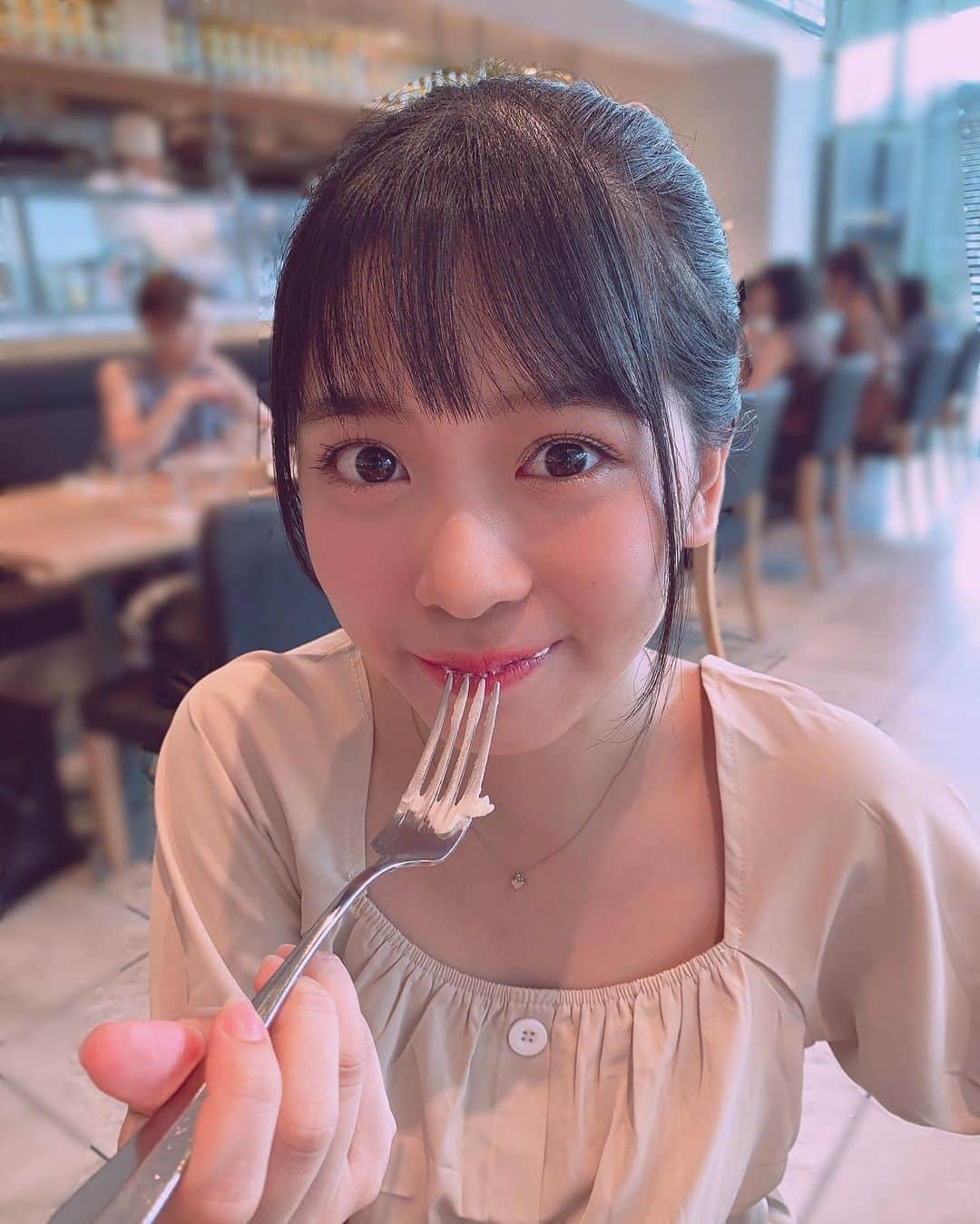 安田桃寧さんのインスタグラム写真 - (安田桃寧Instagram)「. #オンラインお話し会 ありがとうございました！！ @grl_official さんのセットアップでした❤︎」9月20日 21時38分 - peachpeach_o6o8