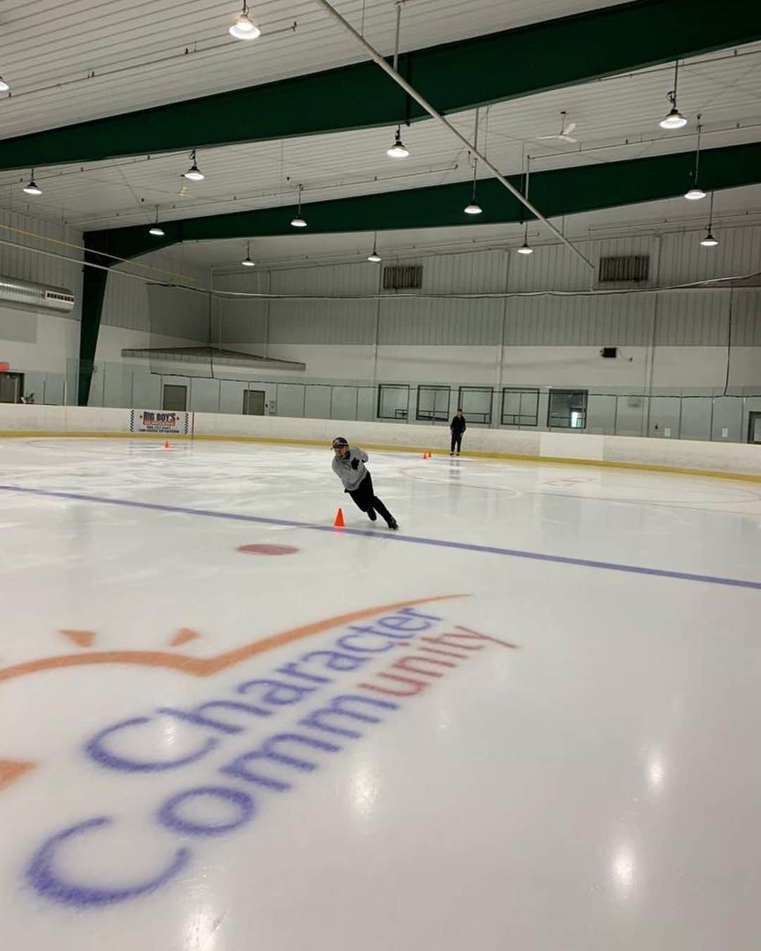 エルビス・ストイコさんのインスタグラム写真 - (エルビス・ストイコInstagram)「Such a pleasure working with Dawson again. Great improvements in his skating skills. @darrendoner  #hockeyplayer #hockeyskills #balance #edgecontrol #richmondhill #seminar #privateclasses #groupclasses」9月20日 21時31分 - elvistojko