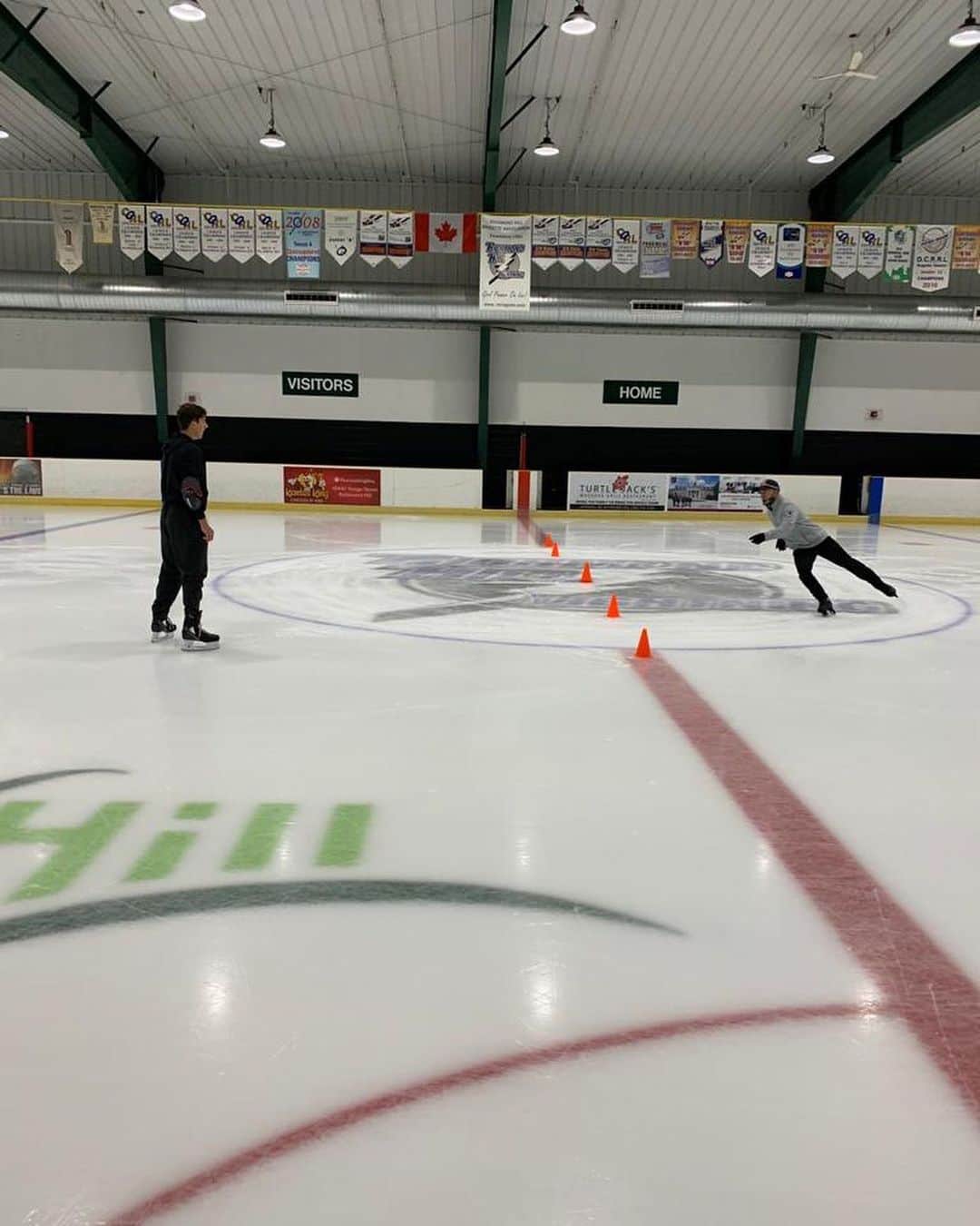エルビス・ストイコさんのインスタグラム写真 - (エルビス・ストイコInstagram)「Such a pleasure working with Dawson again. Great improvements in his skating skills. @darrendoner  #hockeyplayer #hockeyskills #balance #edgecontrol #richmondhill #seminar #privateclasses #groupclasses」9月20日 21時31分 - elvistojko