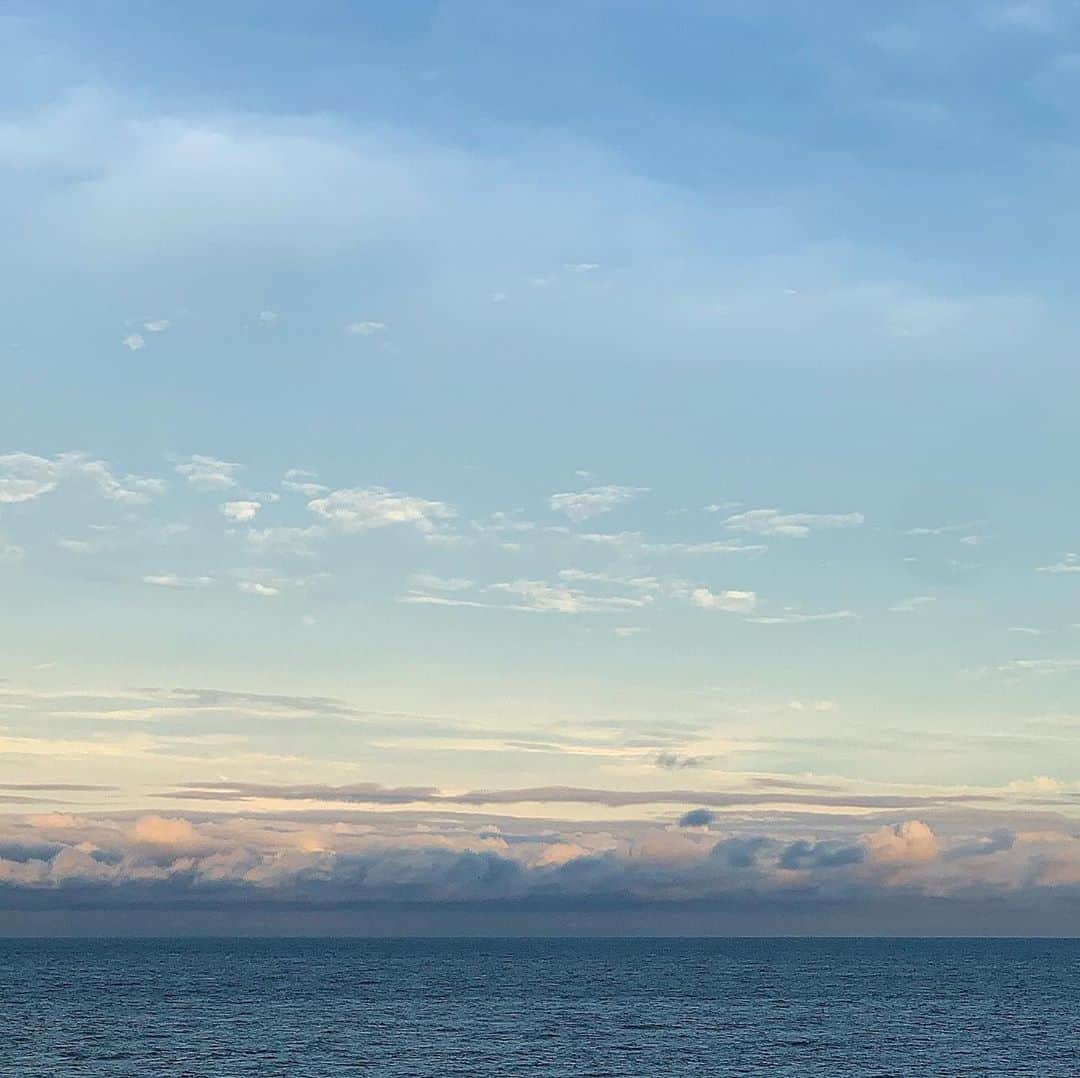山下恵奈のインスタグラム：「🌇🌊」