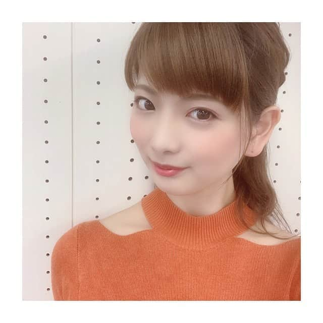 美蘭レンナさんのインスタグラム写真 - (美蘭レンナInstagram)「. .  4連休いかがお過ごしですか✨??  .  気温も涼しくなって、 すっかり秋めいてきましたね😊🍁🌰  .  今日は秋カラーコーデに 秋メイクにチェンジ💄  .  そして今日は 安室奈美恵 様のお誕生日🎂😆💕  .  写真撮る前に食べちゃったけど、 #モンシェール さんの#限定  #マロンロールで 勝手にお祝いしました😂🎂✨  .  おめでとうございます😊💕㊗️🎉🥂 素敵な一年を過ごされますように💕💕💕💕  .  #秋#秋コーデ#秋カラー#秋メイク#オレンジ#オンライン#レッスン#オンラインレッスン#安室奈美恵 様#アムロちゃん#誕生日#ケーキ#お祝いケーキ#お祝い#namie#namieamuro#amuronamie #2020920#920#allfor916」9月20日 21時36分 - renna_miran33