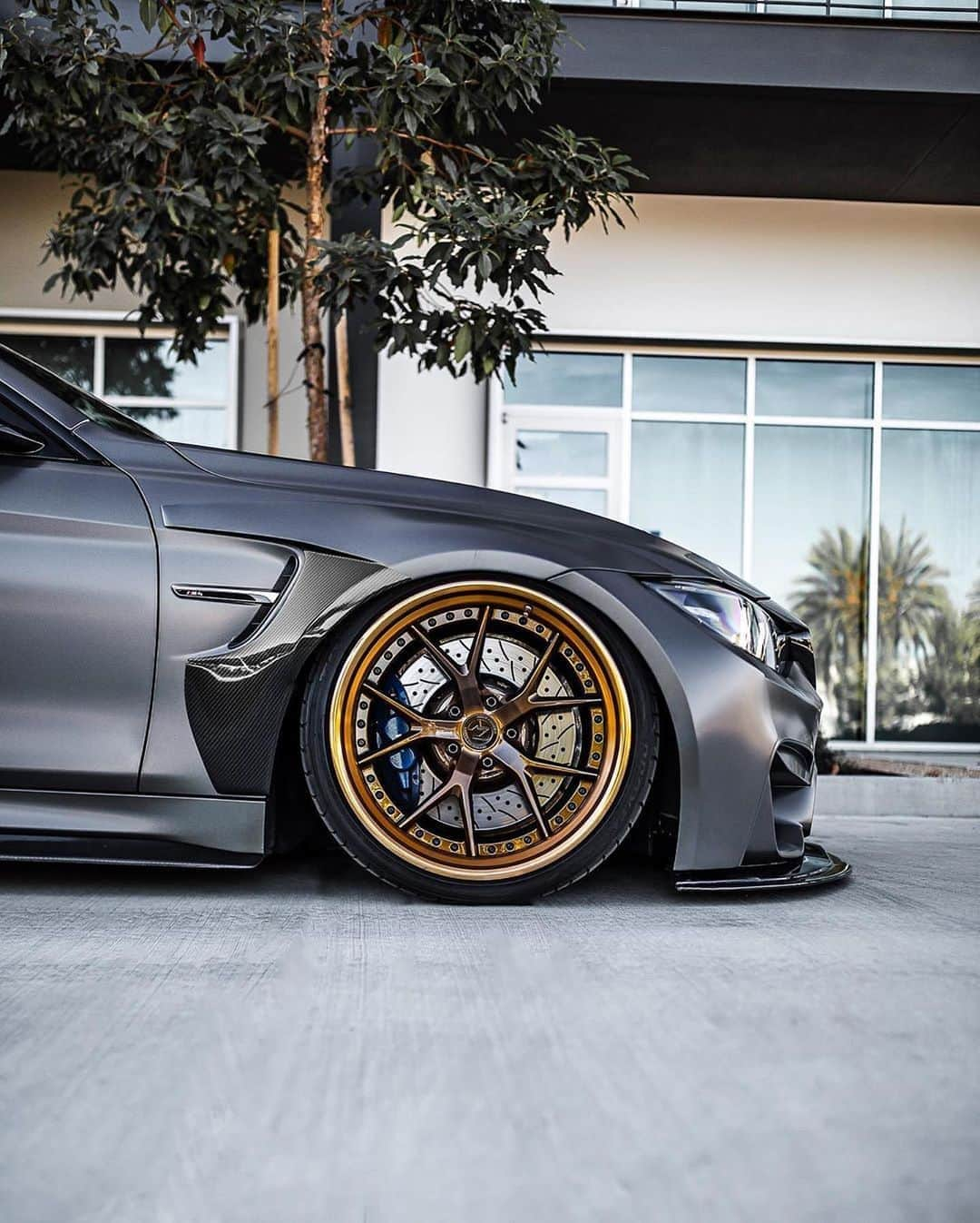 CarsWithoutLimitsさんのインスタグラム写真 - (CarsWithoutLimitsInstagram)「LibertyWalk F82 #M4 Photos @jonahmugen  #carswithoutlimits」9月20日 21時47分 - carswithoutlimits