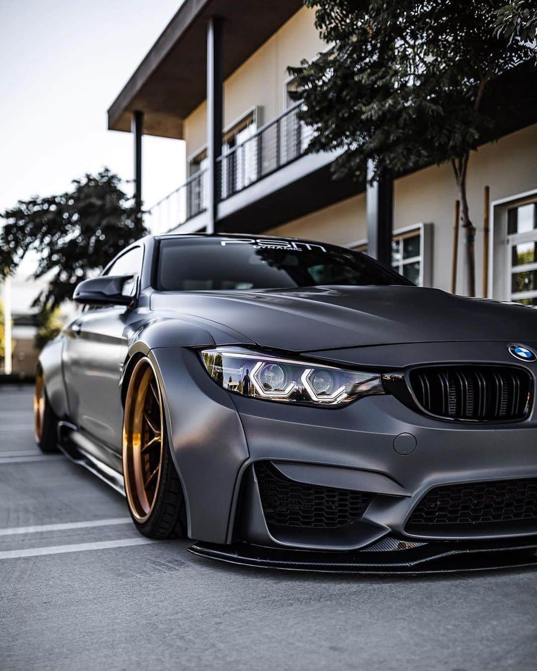 CarsWithoutLimitsさんのインスタグラム写真 - (CarsWithoutLimitsInstagram)「LibertyWalk F82 #M4 Photos @jonahmugen  #carswithoutlimits」9月20日 21時47分 - carswithoutlimits