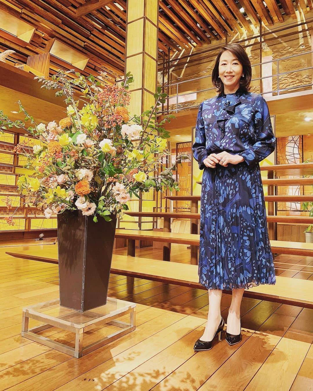 長野智子さんのインスタグラム写真 - (長野智子Instagram)「「サンデーステーション」をご覧いただきありがとうございました。すっかり秋ですね。  テレ朝報道に20年半お世話になって、来週がラスト。最後までよろしくお願いします。  #サンデーステーション 衣装は #hanaemori  #あと一回」9月20日 21時39分 - naganotomoko