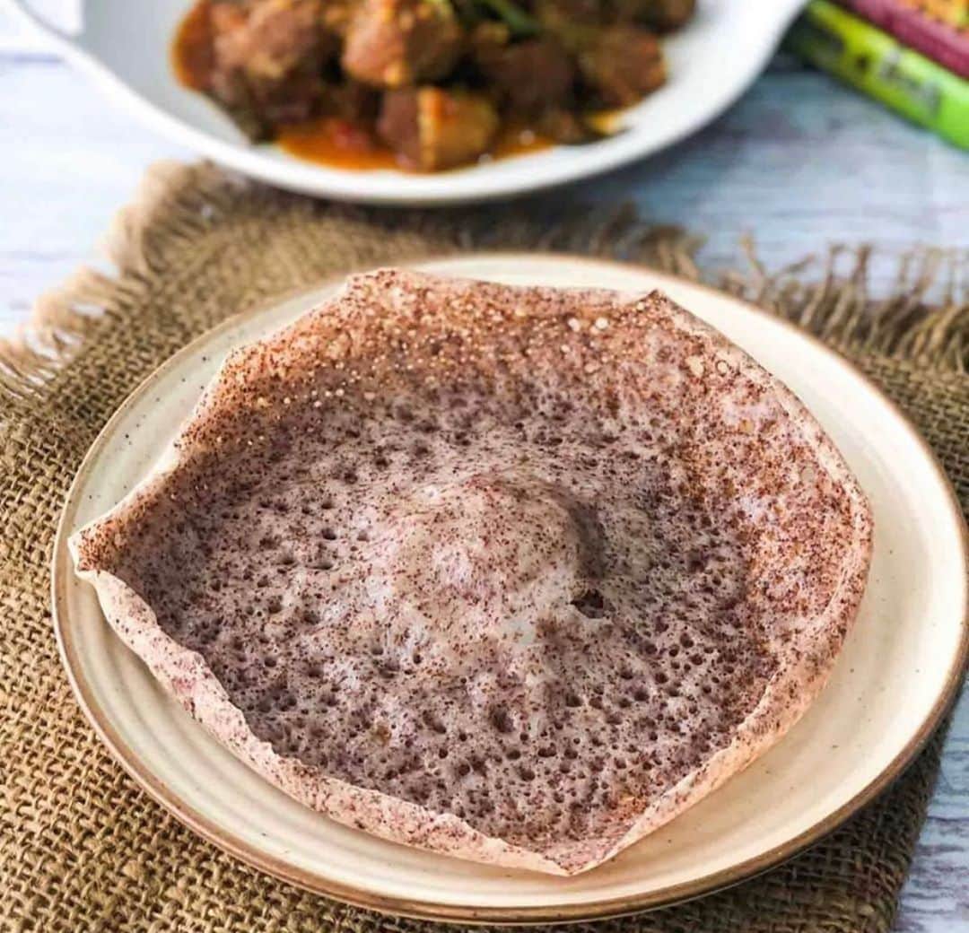 Archana's Kitchenさんのインスタグラム写真 - (Archana's KitchenInstagram)「Special #sunday breakfast!  Try this Ragi Appam Recipe which is a deliciously soft and healthier appam version. Made with fermented ragi and rice batter without the use of yeast, these appams go well with sweet coconut milk or any stew and chicken gravy. Get the recipe from the smart.bio link in my profile @archanaskitchen . . . . . . #recipes #easyrecipes #breakfast #Indianbreakfast #archanaskitchen #healthyeating #highprotein #breakfastclub #dosa #dosarecipes #dosabatter #ragi #ragidosa #mysoremasaladosa #homemadefood #eatfit #cooking #food #healthyrecipes #foodphotography #recipeoftheday #comfortfood #deliciousfood #delicious #instayum #food」9月20日 12時49分 - archanaskitchen