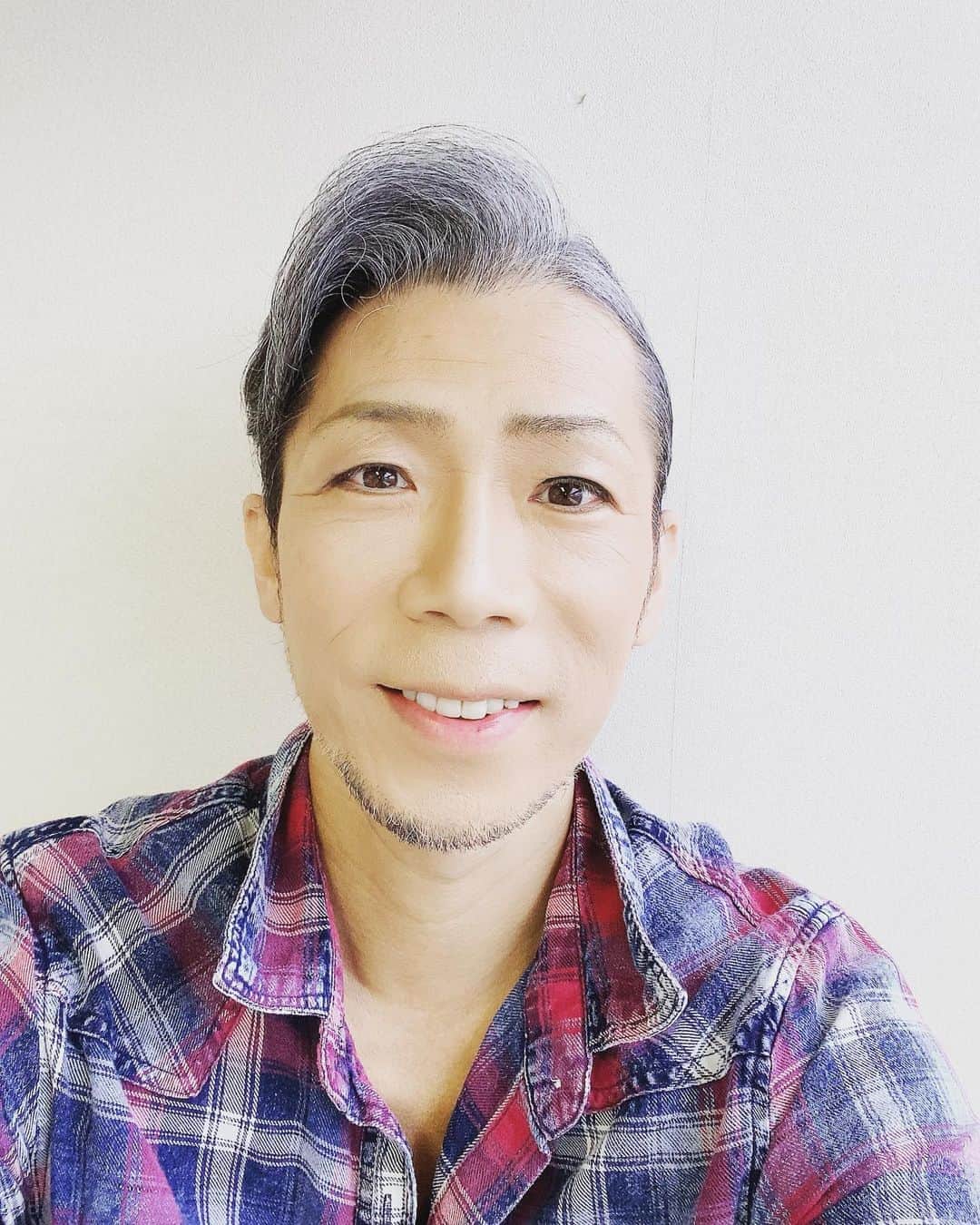 火口秀幸のインスタグラム：「リハ後 本番前、 楽天カードマンは　サウナに 行ってしまったッ（笑） 本日も、宜しくお願い申し上げます  #BRIDGEOFTHERAINBOW #川平慈英　#楽天カードマン #平澤智  #早見優 #島田歌穂　#秋山エリサ #篠宮佑一 #野田久美子 #山崎俊介」