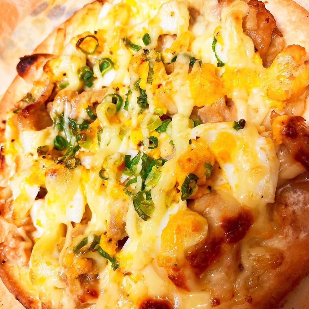 琴菜さんのインスタグラム写真 - (琴菜Instagram)「この日のpizzaは生地だけ買って自分でトッピング🍕🥗 そうか、世間はシルバーウィークか。  #cooking #ピザ　#pizza #生地は購入」9月20日 12時57分 - dj_singer_kotona