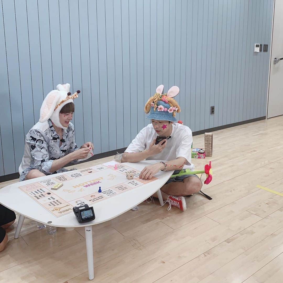 2PMさんのインスタグラム写真 - (2PMInstagram)「태양현곰 풀네임 공개합니다🐼🐨🐤 태양현곰 이즈 쏘 나이스 핸섬 큐티 프리티 뽀짝 섹시 퍼펙트 어썸 골져스 스페셜 ...더보기  #추가영상공개되니 #귀여움도904배추가 #레투스타그램」9月20日 13時15分 - real_2pmstagram