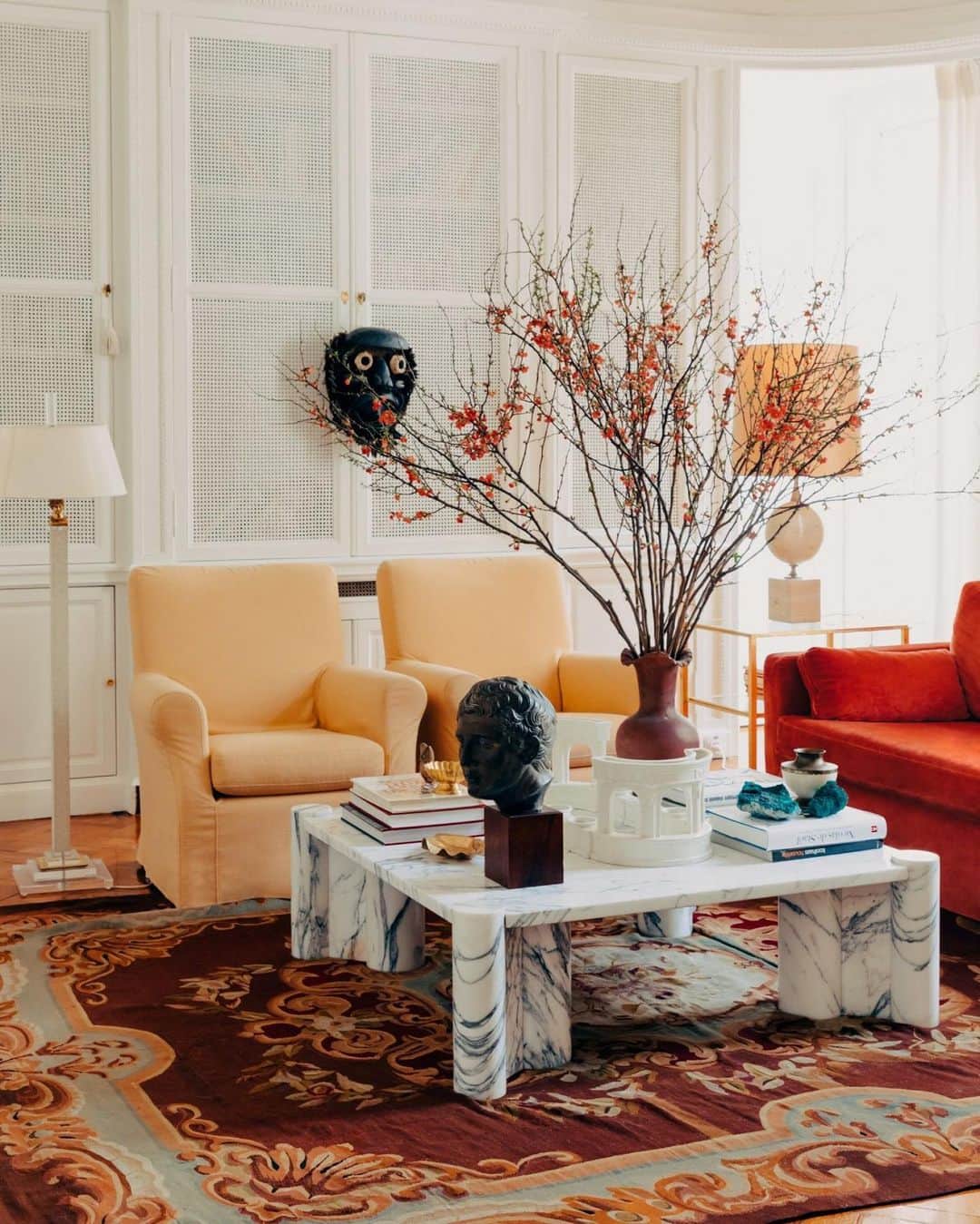 Meganさんのインスタグラム写真 - (MeganInstagram)「Delightful Paris apartment of Fabrizio Casiraghi 〰 photo by @romainlaprade  . . . . #FabrizioCasiraghi #parisapartment #interiordesign #homedecor」9月20日 13時25分 - zanzan_domus