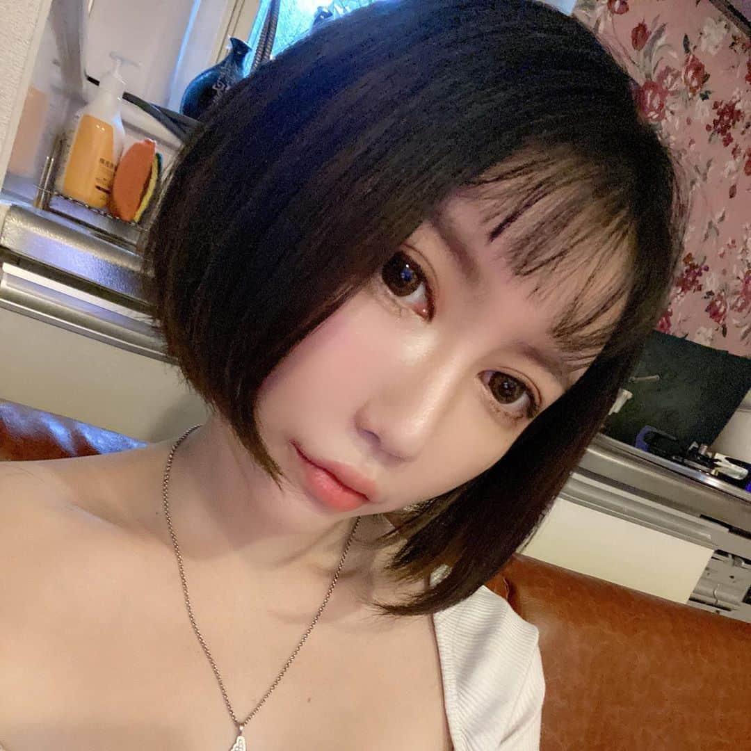 MASAMIのインスタグラム：「前髪マチルダに戻したの‼️」