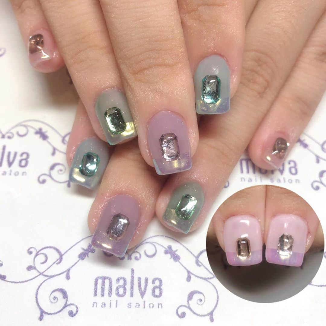 nailsalon malva（ネイルサロンマルヴァ）さんのインスタグラム写真 - (nailsalon malva（ネイルサロンマルヴァ）Instagram)「こちらも久しぶりのご来店のお客様🥺ずーっと自粛して﻿ 自爪がボロボロ😢﻿ ﻿ 綺麗に長さ出しさせていただきました✨﻿ せっかくなので今回はスクエアオフに😊﻿ 次回も長さ出しはつけっぱなしにできるので、気分転換に爪の形変えてもいいかもですね💡﻿ ﻿ くすみカラーのシースルーカラー✨﻿ ﻿同じネイルは《フレンチスタイル096》でご予約可能🙆‍♀️ ﻿ ﻿ 1度長さ出ししたら、次回も根元の浮きだけ直せば長さ出しはしばらく使えるので綺麗に自爪を伸ばすことができますよ🙆‍♀️﻿ ﻿ オススメです♪﻿ ﻿ ﻿ ﻿ ※ただ今新型コロナウイルス感染者数が急増しておりますが、厳しい来店規約と万全の感染対策（詳細はHPに全て掲載）をしておりますので、ご覧になった上で来店可能かどうかご確認の上ご予約お願い致します🙇‍♀️⠀⠀﻿ ⠀⠀﻿ ﻿ ﻿ ♥ ♥ ♥ ♥ ♥ ♥ ♥ ♥ ♥ ♥ ♥ ♥ ♥⠀﻿ ﻿ 𝐧𝐚𝐢𝐥𝐬𝐚𝐥𝐨𝐧 𝐦𝐚𝐥𝐯𝐚⠀﻿ ⠀﻿ ⠀﻿ ご予約・お問い合わせ⠀﻿ LINEからお願いします⠀﻿ LINE ID→《@malvaで検索🔍》⠀﻿ ﻿  #malva#nailsalonmalva#ネイル#nail#スカルプ#naildesign#nailstagram#beautysalonmalva#gel#ジェルネイル#人工爪 #原宿ネイル#ネイルサロン#ネイルチップ#森絵里香#malvaネイル#スターギャラクシー #polygelnails #美甲#nails#ジェルスカルプ #네일#젤네일#甲油#指甲#長さ出し #エニシーグローパック正規取扱店#エニシーグローパック#リアムール正規取扱店#エキスパートローション﻿」9月20日 14時31分 - malva_nail