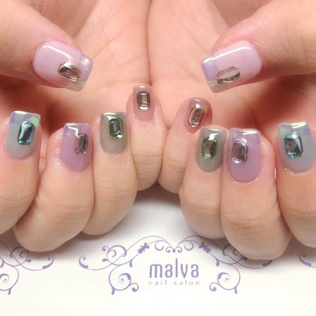 nailsalon malva（ネイルサロンマルヴァ）さんのインスタグラム写真 - (nailsalon malva（ネイルサロンマルヴァ）Instagram)「こちらも久しぶりのご来店のお客様🥺ずーっと自粛して﻿ 自爪がボロボロ😢﻿ ﻿ 綺麗に長さ出しさせていただきました✨﻿ せっかくなので今回はスクエアオフに😊﻿ 次回も長さ出しはつけっぱなしにできるので、気分転換に爪の形変えてもいいかもですね💡﻿ ﻿ くすみカラーのシースルーカラー✨﻿ ﻿同じネイルは《フレンチスタイル096》でご予約可能🙆‍♀️ ﻿ ﻿ 1度長さ出ししたら、次回も根元の浮きだけ直せば長さ出しはしばらく使えるので綺麗に自爪を伸ばすことができますよ🙆‍♀️﻿ ﻿ オススメです♪﻿ ﻿ ﻿ ﻿ ※ただ今新型コロナウイルス感染者数が急増しておりますが、厳しい来店規約と万全の感染対策（詳細はHPに全て掲載）をしておりますので、ご覧になった上で来店可能かどうかご確認の上ご予約お願い致します🙇‍♀️⠀⠀﻿ ⠀⠀﻿ ﻿ ﻿ ♥ ♥ ♥ ♥ ♥ ♥ ♥ ♥ ♥ ♥ ♥ ♥ ♥⠀﻿ ﻿ 𝐧𝐚𝐢𝐥𝐬𝐚𝐥𝐨𝐧 𝐦𝐚𝐥𝐯𝐚⠀﻿ ⠀﻿ ⠀﻿ ご予約・お問い合わせ⠀﻿ LINEからお願いします⠀﻿ LINE ID→《@malvaで検索🔍》⠀﻿ ﻿  #malva#nailsalonmalva#ネイル#nail#スカルプ#naildesign#nailstagram#beautysalonmalva#gel#ジェルネイル#人工爪 #原宿ネイル#ネイルサロン#ネイルチップ#森絵里香#malvaネイル#スターギャラクシー #polygelnails #美甲#nails#ジェルスカルプ #네일#젤네일#甲油#指甲#長さ出し #エニシーグローパック正規取扱店#エニシーグローパック#リアムール正規取扱店#エキスパートローション﻿」9月20日 14時31分 - malva_nail