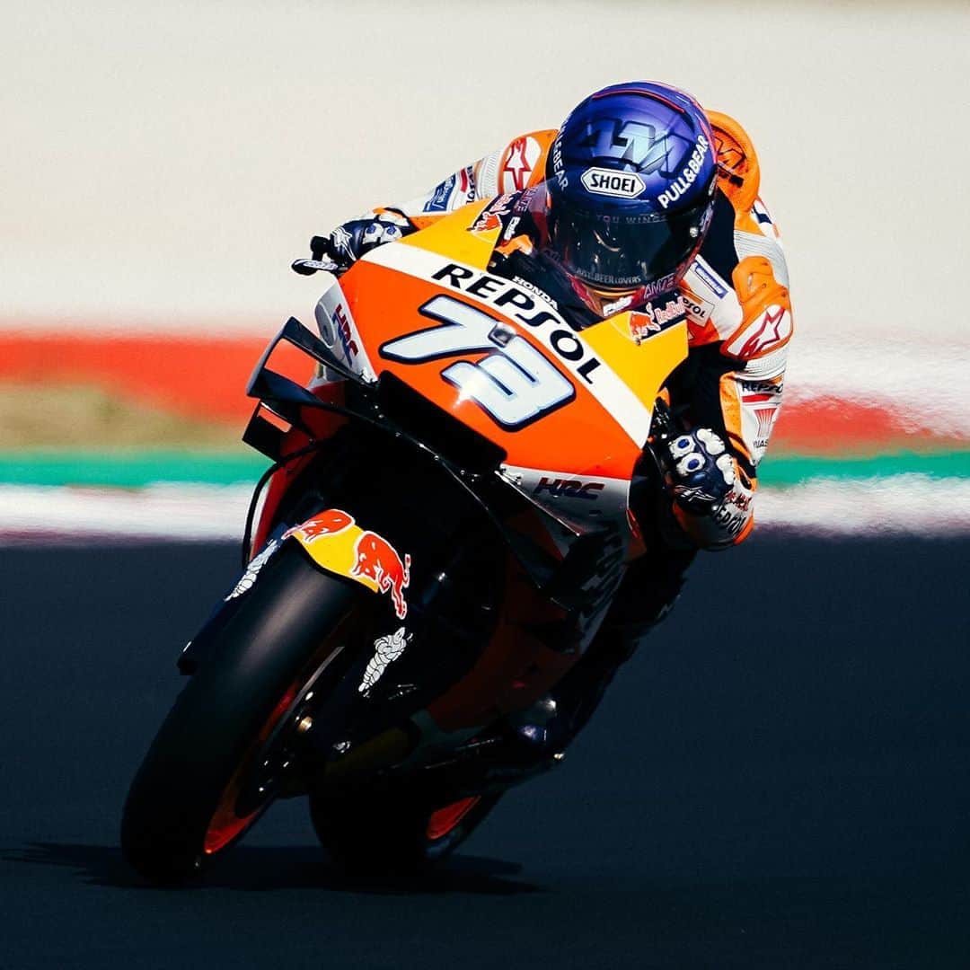 レプソル・ホンダのインスタグラム：「Get tucked in. It’s race day ✊💨」