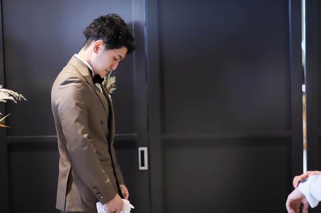 THE STYLE No.20 NEW YORK STYLE WEDDINGのインスタグラム：「2020年5月☆オープン2周年★ 口コミサイトの料理部門4年連続No.1獲得 No.20で自分たちらしい結婚式が叶う . ↓詳しくはHPをチェック↓ https://www.styles.jp/wedding/20f/ . 週末＆平日ブライダルフェアを開催しております メッセージ or ダイレクトメールからでも予約可能 . ↓ TEL ↓ 086-234-7310 . ↓ MAIL ↓ info-thestyle@styles.jpn.com . #thestyle #wedding #bridal #party #weddingparty #weddingphoto #weddingdress#starwedding #instagood #instalike #love #style #instapic  #結婚式 #結婚 #岡山結婚式 #ウェディング #プレ花嫁 #花嫁 #テーブルコーディネート #結婚式準備 #日本中のプレ花嫁さんと繋がりたい #ウェディングドレス #ウェディングフォト #ウェディングレポ #令和婚 #令和」