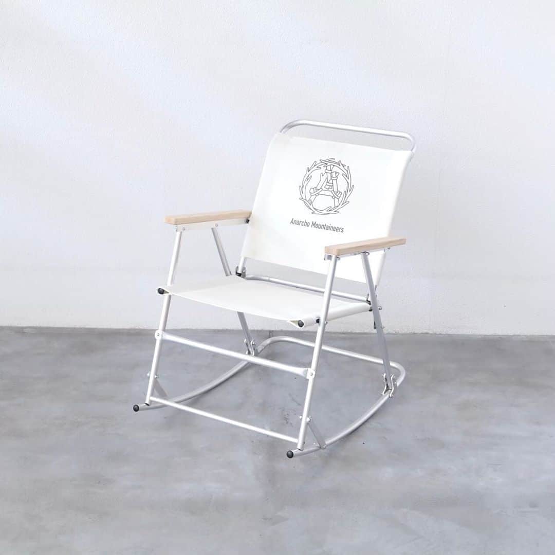 のインスタグラム：「［life style］ MOUNTAIN RESEARCH / マウンテンリサーチ "Rocking Chair" ￥50,600- _ 〈online store / @digital_mountain〉 https://www.digital-mountain.net/shopdetail/000000011730/ _ 【オンラインストア#DigitalMountain へのご注文】 *24時間受付 *15時までのご注文で即日発送 *送料無料 tel：084-973-8204 _ We can send your order overseas. Accepted payment method is by PayPal or credit card only. (AMEX is not accepted)  Ordering procedure details can be found here. >>http://www.digital-mountain.net/html/page56.html _ #MOUNTAINRESEARCH #マウンテンリサーチ _ 本店：#WonderMountain  blog>> http://wm.digital-mountain.info/ _ 〒720-0044  広島県福山市笠岡町4-18  JR 「#福山駅」より徒歩10分 #ワンダーマウンテン #japan #hiroshima #福山 #福山市 #尾道 #倉敷 #鞆の浦 近く _ 系列店：@hacbywondermountain _」