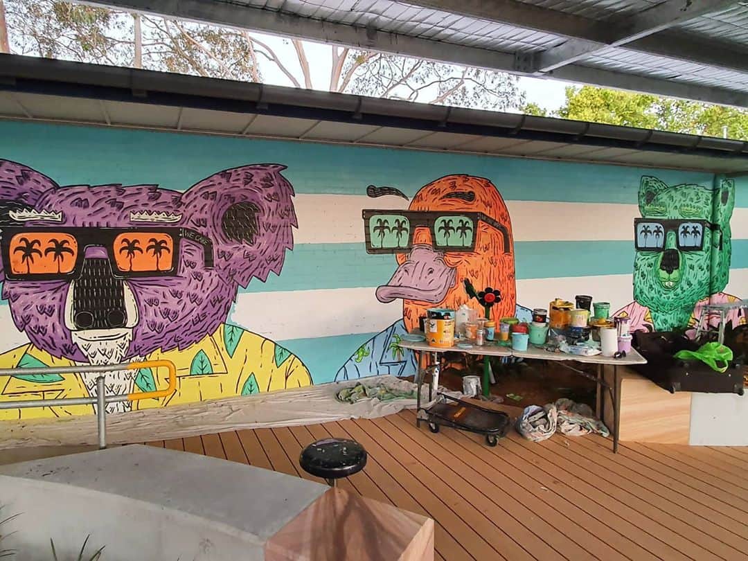 MULGAさんのインスタグラム写真 - (MULGAInstagram)「This here is Warrick the Wombat, part of the mural at Chalmers Road School in Strathfield. ⁣ ⁣ The story of Warrick the Wombat⁣ ⁣ Once there was a wombat called Warrick the Wombat and he was one of the best learners there ever was. When he was little he learned all the stuff at school in the first month that he was meant to learn in the whole year and as you can imagine he finished school way earlier than was normal for a wombat. After he finished school he opened up a school of learning for wombats that was called Warrick the Wombat Centre of Learning and the curriculum was tailored for each student based on their individual requirements. The school was a vast success and many wombats learned lots of good stuff there.⁣ ⁣ The End⁣ ⁣ #mulgatheartist #warrickthewombatcentreforkidswhocantreadgoodandwannalearntodootherstuffgoodtoo #wombat #wombatart」9月20日 16時27分 - mulgatheartist