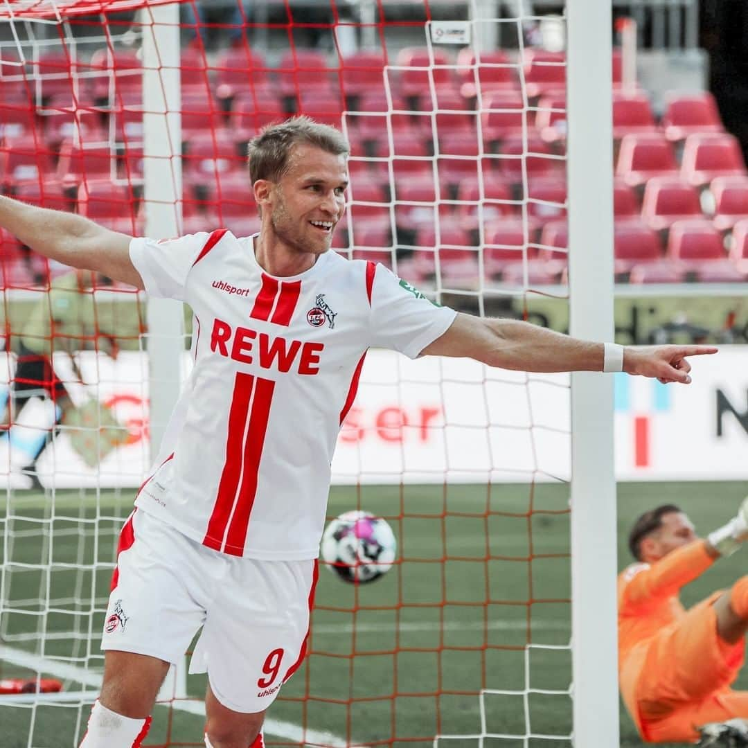 1.FCケルンさんのインスタグラム写真 - (1.FCケルンInstagram)「⚽🅰️ Der Mann scheint sich in Köln ganz wohl zu fühlen. ❤⚪ #effzeh」9月20日 22時00分 - fckoeln