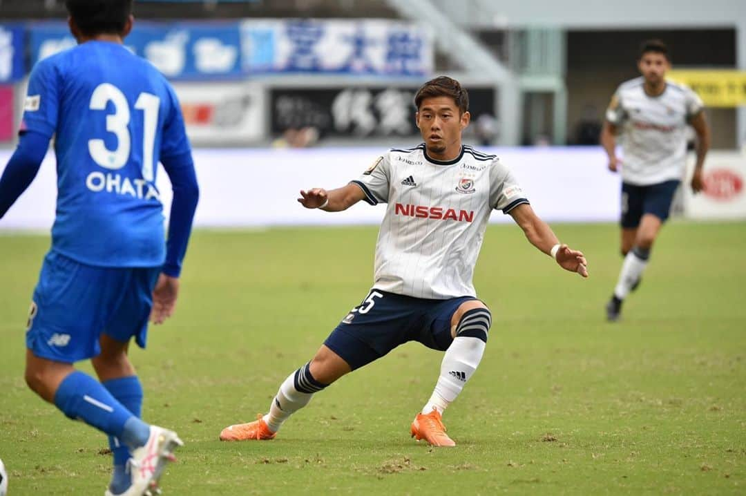 小池龍太さんのインスタグラム写真 - (小池龍太Instagram)「+ 3 points ❤️🤍💙 応援ありがとうございました📣  息子も試合の日は常にこの格好でやる気🙆‍♂️😚  #fmarinos  #すべてはマリノスのために  #トリコロールの絆いまこそ強く  #puma #pumajapan #小池龍太」9月20日 16時51分 - iamryu____k