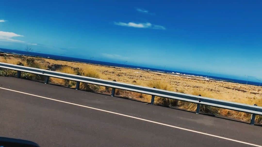 山川就史のインスタグラム：「I went to Hawaii last year, but I didn't film properly, so when I go to Hawaii, I'll take a lot of equipment.🤩  #和訳アプリを信じる #ig_japan #japanlife #tokyolife #instajapan #jj #picoftheday #tbt #love #japan #tokyo #swag #instagood  #tflers #beautiful #funjaran #hawaii #drive」