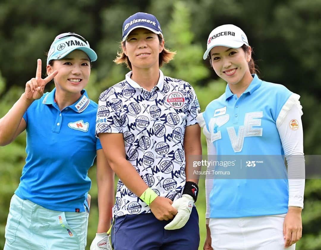 笠りつ子のインスタグラム：「いつも、応援ありがとうございます😊💕💕 初日、 87年組🌹 同級生の組でした‼︎  #有村智恵 #穴井詩 #笠りつ子  我々、 何世代？？😂」