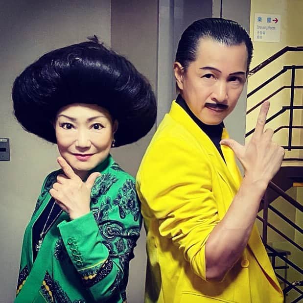 アキ（荒木良明）のインスタグラム：「ひさびさ、映薫ねえさんと。  #神戸新喜劇 #末成映薫 ねえさん #インガスンガスン #ラッハーン #ゆばあば  #いぃよぉー #吉本新喜劇 #新喜劇アキ #アキ #そういう時期でしょ」
