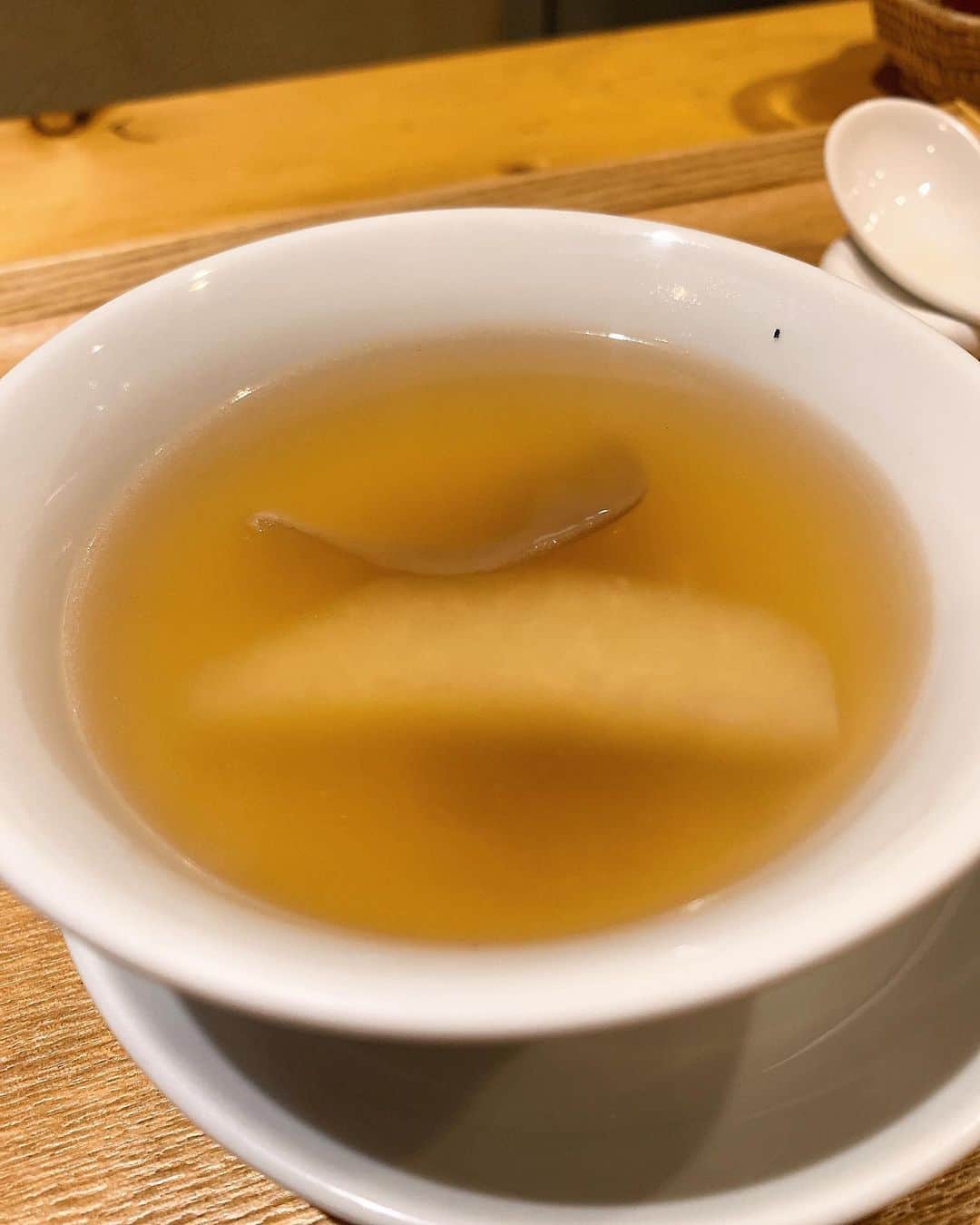 karen okajimaさんのインスタグラム写真 - (karen okajimaInstagram)「ㅤㅤㅤ  一碗水👲🏼シンプルだけど深みのある味。 表現が難しいけどそんな感じでした👌笑  ㅤㅤㅤ 最近は中華が好きさぁ〜❤️ 毎日食べれる❤️  ㅤㅤㅤ #一碗水 #イーワンスイ #中華料理 #中華 #大阪グルメ #グルメ岡島 #岡島かれん」9月20日 17時31分 - karenokajima0318