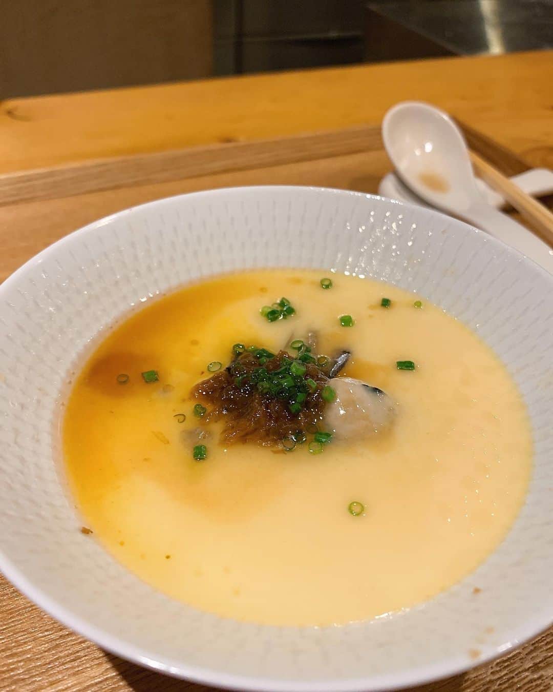 karen okajimaさんのインスタグラム写真 - (karen okajimaInstagram)「ㅤㅤㅤ  一碗水👲🏼シンプルだけど深みのある味。 表現が難しいけどそんな感じでした👌笑  ㅤㅤㅤ 最近は中華が好きさぁ〜❤️ 毎日食べれる❤️  ㅤㅤㅤ #一碗水 #イーワンスイ #中華料理 #中華 #大阪グルメ #グルメ岡島 #岡島かれん」9月20日 17時31分 - karenokajima0318