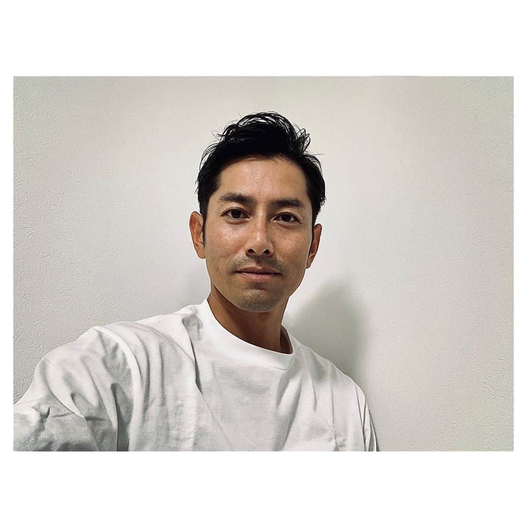 肥野竜也のインスタグラム：「【ヘアカット】﻿ ﻿ ﻿ 前髪をいつもより短めにしてもらいました〜﻿ スッキリした😆✨﻿ 仕事関係なければ…短めが好み😋w﻿ ﻿ ﻿ #肥野LIFE﻿ #ヘアカット﻿ #男性髪型﻿ #メンズカット﻿ #メンズヘアスタイル﻿ #pcott﻿ #ピコット﻿ #渋谷サロン﻿ #大房ちゃんありがとう」