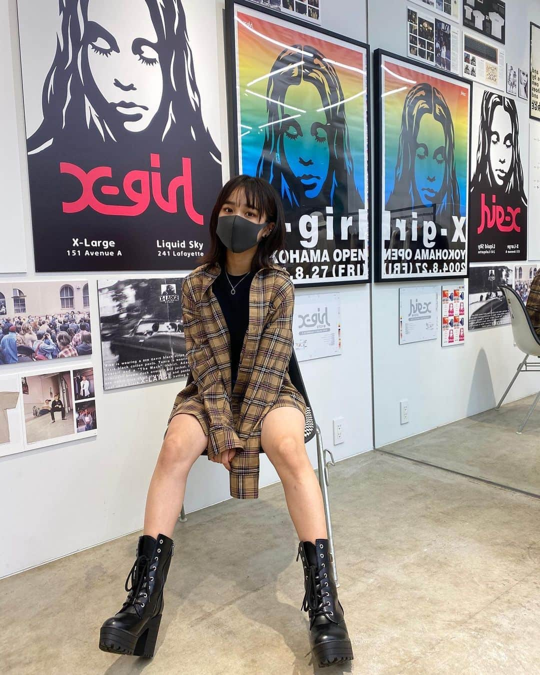 佐藤ひなたさんのインスタグラム写真 - (佐藤ひなたInstagram)「・ ・ 昨日 撮影帰りに @calif_shibuya に行ったよ‼︎ ・ PARCO ART WEEK 開催中 ・ #お気に入り の @xlargejp × @xgirljp の #融合 ✩.*˚ どっちも好きなの‼︎ 9/18発売で学校だったから行けなくて 狙ってたのは残念ながら #売り切れ だったけど、 #ショートスリーブTEE は #get できたし #素敵 な #アーカイブ展 で #撮影 できて #大満足 ♡ #カッコいい #スペース だった〜 お店の方も 商品持たせてくれたり、 こんな感じの #アングル で撮ったらって 教えて下さって☺︎ #親切 にして頂きました☺︎ お姉さん ありがとうございました!! #XLARGE #Xgirl #渋谷 ＊ みなさんは素敵な #連休 過ごしてますか？ 4000人突破投稿に #お祝いコメント  ありがとうございました❤︎ めっちゃ嬉しい❤︎ 昨日の #リール は #TikTok の振りです‼︎ #ダンス 小2〜小6の最初までは習ってたんだけど 今のひなのダンス練習は完全にオリジナル‼︎ （言い方あってるかな⁈） 動画見ながらマネして踊ったり、 大きい鏡の前で気分で自由に踊ってます♪ #癖が強い かな?! 色んなダンスを素敵に踊れるようになりたい♪ とにかく めっちゃ #ダンス大好き です❤︎ こんなひなですが  #これからもよろしくお願いします☺︎ #キューガルモデル #佐藤ひなた #ひな #ひなdays」9月20日 18時01分 - hinata_sato_official