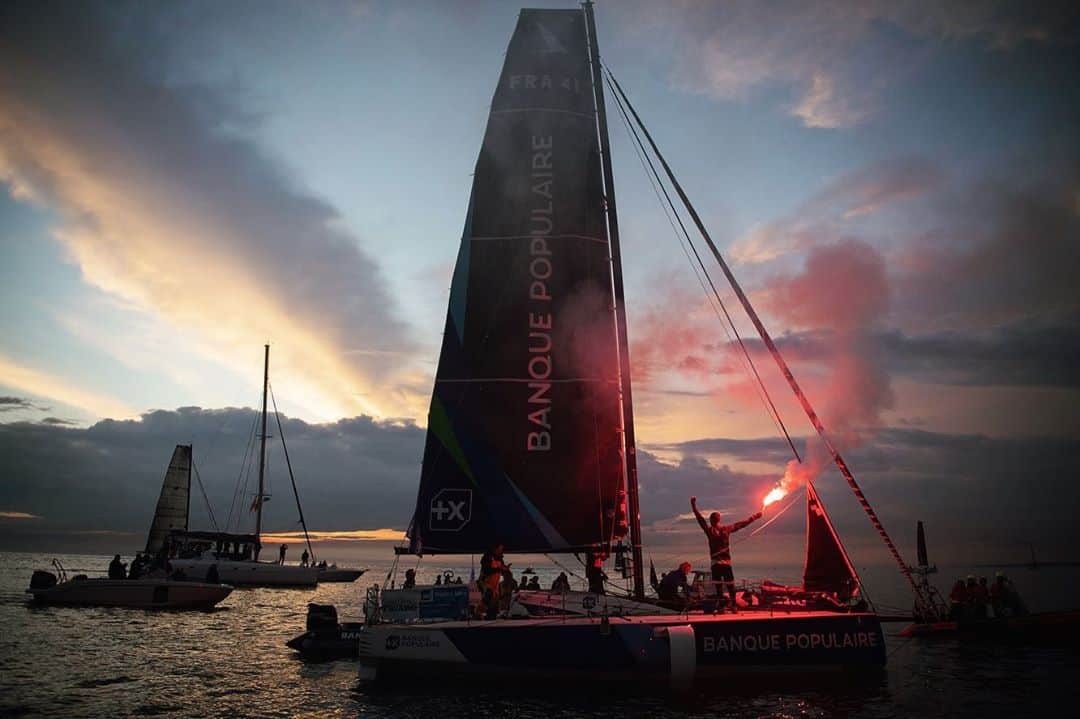 AFP通信さんのインスタグラム写真 - (AFP通信Instagram)「#AFPrepost 📷 @loicvenance - French skipper Armel Le Cleac'h celebrates aboard Banque Populaire 41 after winning the 51st edition of La Solitaire du Figaro solo sailing race on September 19, 2020, off Saint-Nazaire, western France. #solitairedufigaro #sailing」9月20日 18時12分 - afpphoto