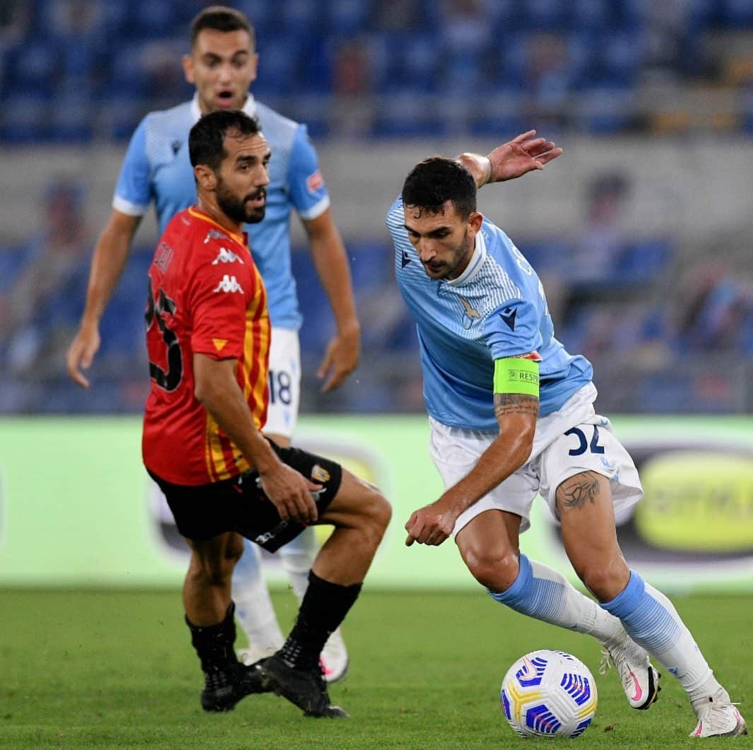 ダニロ・カタルディのインスタグラム：「Ultimo test per mettere minuti nelle gambe. Sabato inizierá il nostro cammino nella @seriea . Avanti ragazzi. Avanti @official_sslazio @marco_rosi_photographer」