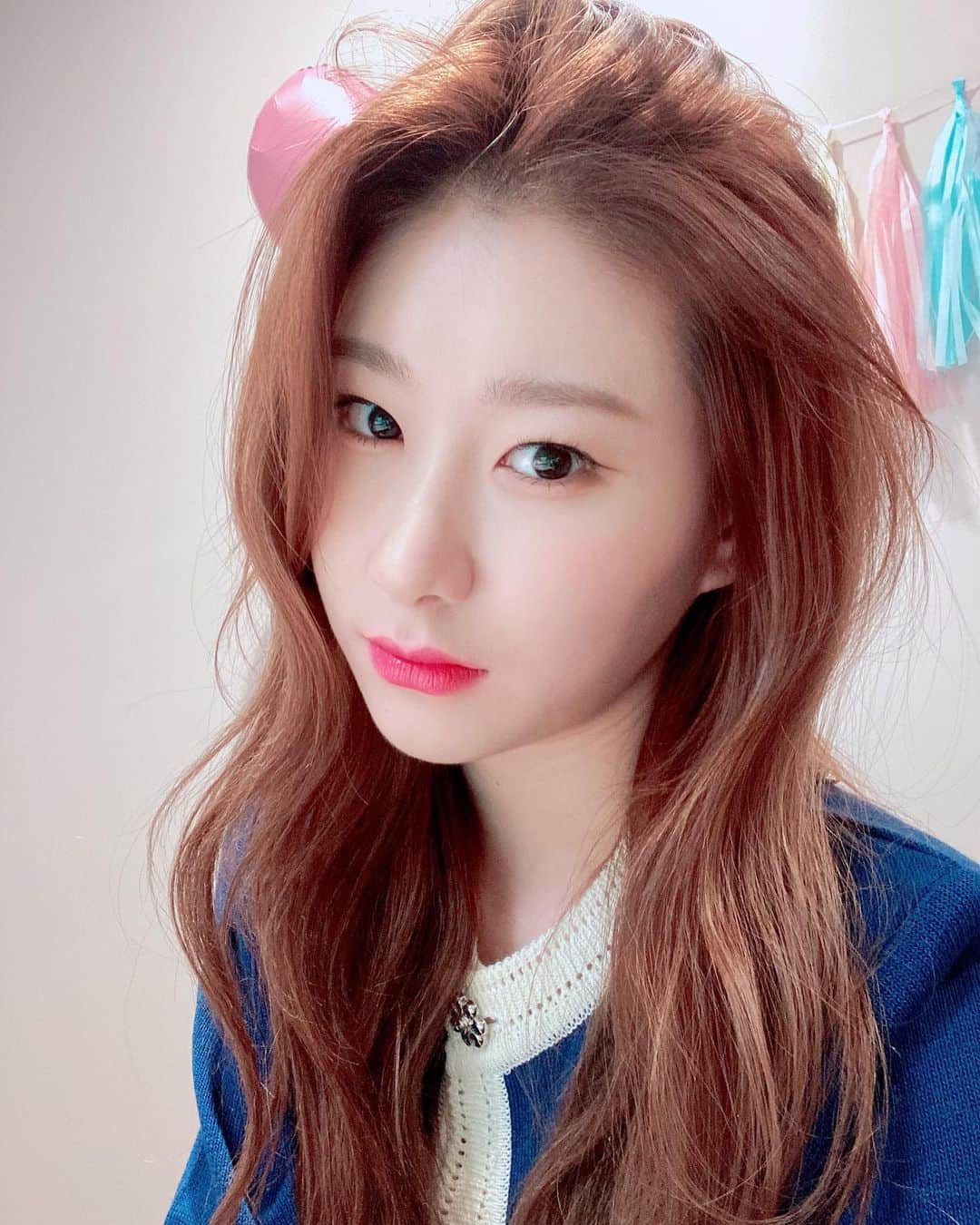 チェリョンのインスタグラム：「the prettiest girl in whole universe #있지 #ITZY #채령 #CHAERYEONG #MIDZY⁣⠀」