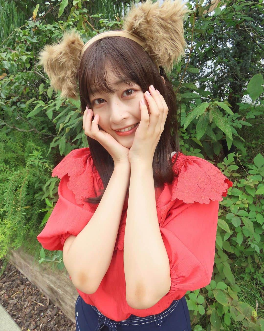 高井千帆さんのインスタグラム写真 - (高井千帆Instagram)「.﻿ 🐻？🐶？﻿ ﻿ 明日でPOPのネットサイン会﻿ ラストになります🖌 ﻿ アニマルな私たちのチェキを﻿ ぜひお出迎えしてあげてください〜🐾﻿」9月20日 18時38分 - chiho_takai_official