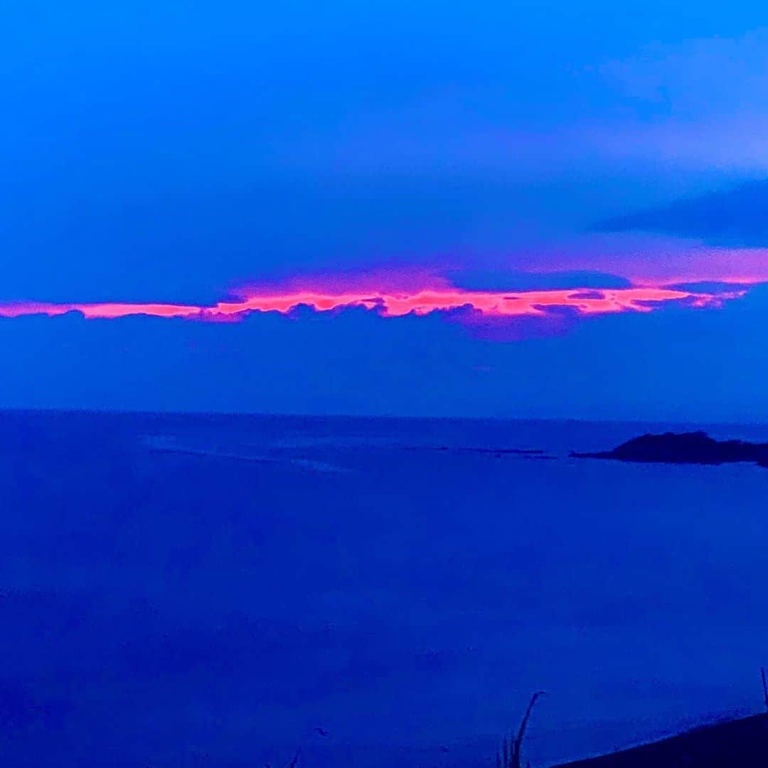 設楽洋さんのインスタグラム写真 - (設楽洋Instagram)「凄い夕焼け✨✨✨  #夕焼け #sunset #葉山 #湘南 #海」9月20日 19時02分 - taracyan3