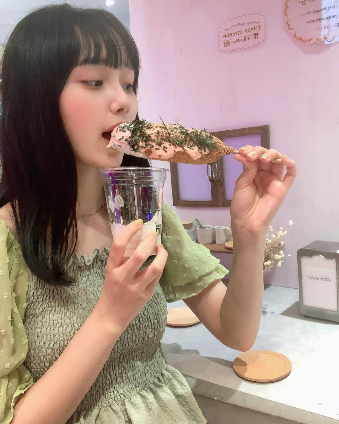 松本恵莉紗さんのインスタグラム写真 - (松本恵莉紗Instagram)「#えりさのまいうグラム﻿ ﻿ めんたいマヨ味だよ〜﻿ 美味しかった😋﻿ ﻿ #チーズハットグ﻿ #イマダキッチン﻿ #渋谷109﻿ ﻿ ﻿ ﻿ ﻿ ﻿」9月20日 19時04分 - elisa_matsumoto