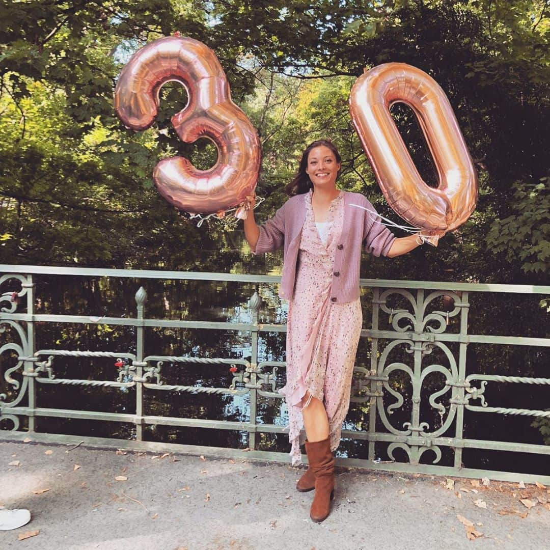 ルート・ゾフィア・シュペルマイヤーのインスタグラム：「Had the most amazing birthday and the best friends I could ask for! Love you all!  Thanks for all the lovely birthday wishes! 💕💕💕💕💕💕💕💕💕💕💕💕💕 #dirtythirty #birthdaygirl #thankful」