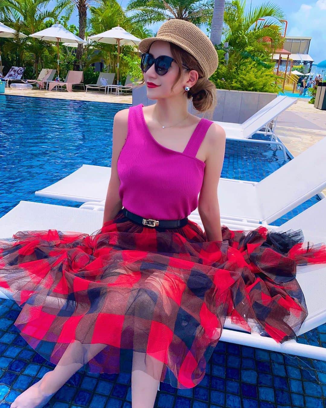 小川真琴さんのインスタグラム写真 - (小川真琴Instagram)「このスカートお気に入り この季節に絶対大活躍する1着🤤︎💕︎  #fashion#code」9月20日 19時32分 - mau.0212
