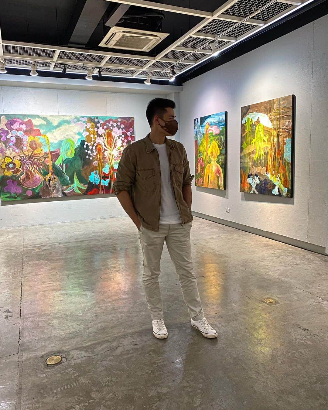 Kim Chiuさんのインスタグラム写真 - (Kim ChiuInstagram)「Series of 📸. . super proud of you!!! As always naman!!!!😍 So much story in one artwork. Indeed hard work paid off!💯✅ CONGRATULATIONS @xianlimm ❤️ . ALEXANDER LIM in #everythingwillbeokay edition.」9月20日 19時40分 - chinitaprincess