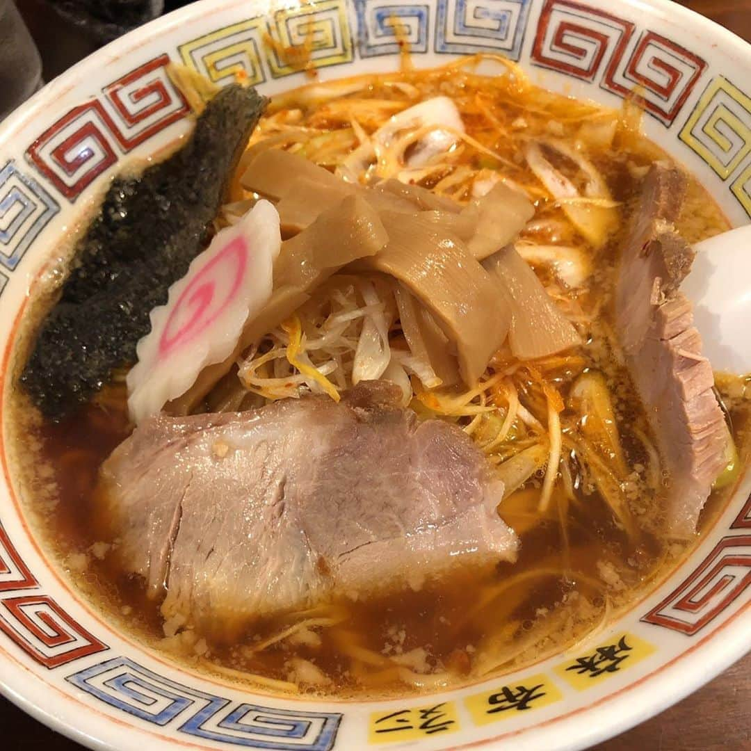 後藤真希さんのインスタグラム写真 - (後藤真希Instagram)「帰りに麻布ラーメン。 久々に食べたな…ラーメンよりも辛いもやしがLOVEなのは秘密。  #仕事終わりの一杯 #懐かしい #辛いの大好き #もうお腹はちきれそう #もやしの細さに憧れる #もやしになりたい（ムリ」9月20日 19時54分 - goto_maki923