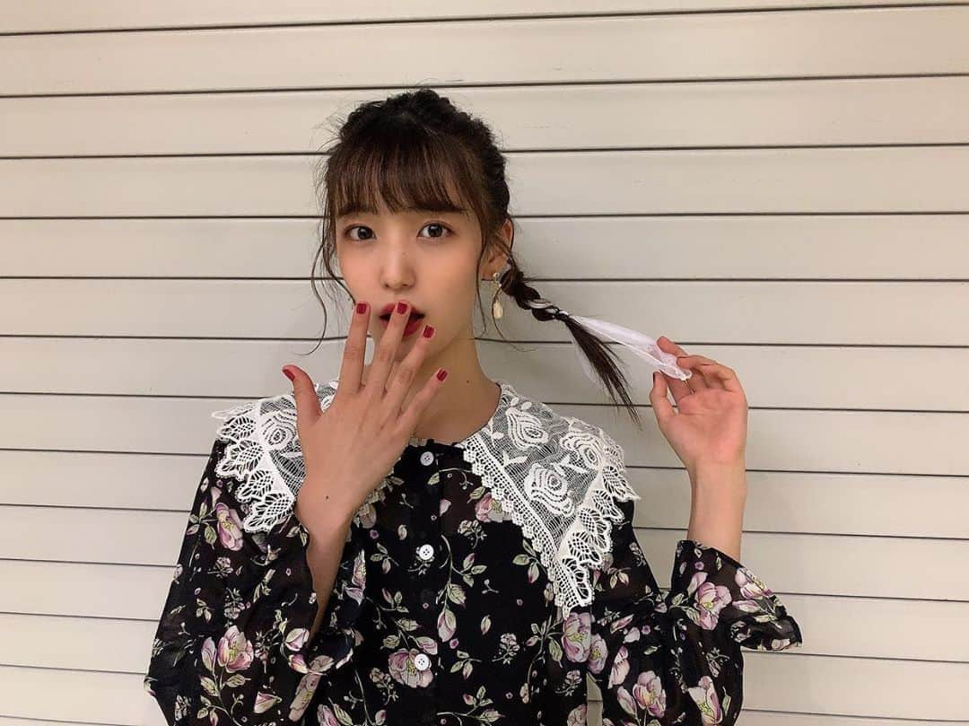 下尾みうさんのインスタグラム写真 - (下尾みうInstagram)「握手会ありがとうございました♪  今回の服は ブラウスとジーンズは古着♪ 靴は → @gu_for_all_」9月20日 20時00分 - miumiu1343