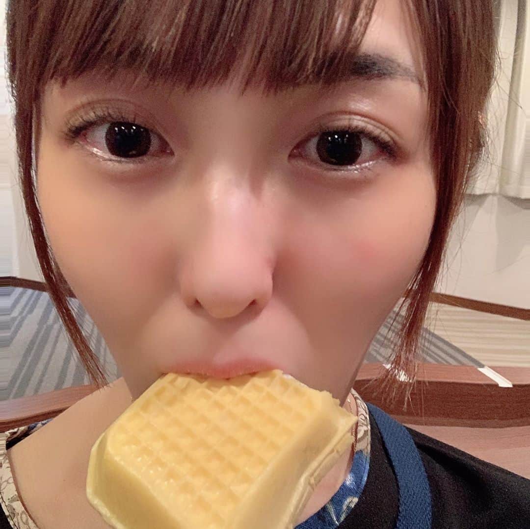 椿姫彩菜さんのインスタグラム写真 - (椿姫彩菜Instagram)「先日最近ハマってる釣りをしに佐渡島まで行ってきましたwww  大きなアジがたーくさん連れたり！イナダが釣れたり！大興奮の釣りライフですた！！  てか佐渡島の釣りおじさんたちが優しすぎてお魚持ってきなってたくさんくれましたw  次はイカ釣りたいんだー🦑🦑🦑  写真は佐渡牛乳とコシヒカリモナカ！ コシヒカリモナカが美味しかったのだ！！  #fishing  #つり  #つりすたぐらむ」9月20日 20時05分 - tsubakiayana