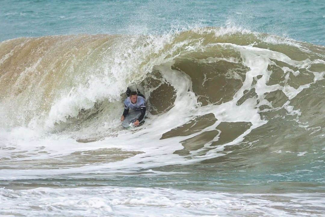 トラビス・マホーニーのインスタグラム：「A little different kind of competition yesterday, loved getting amongst it! 🌊」