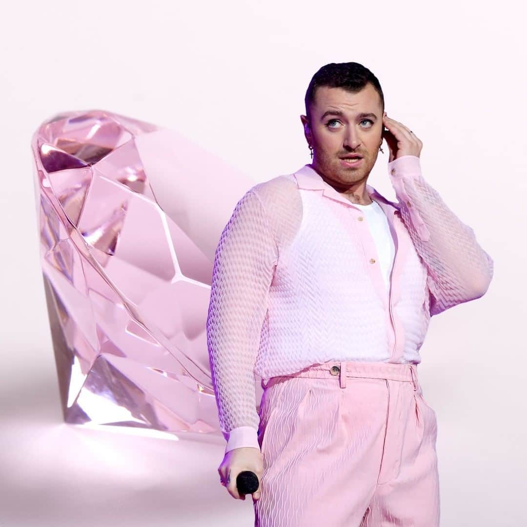 のインスタグラム：「The second I heard @samsmith's new song "Diamonds," I knew exactly what my purpose on this Earth (and my Photoshop subscription) was for.」